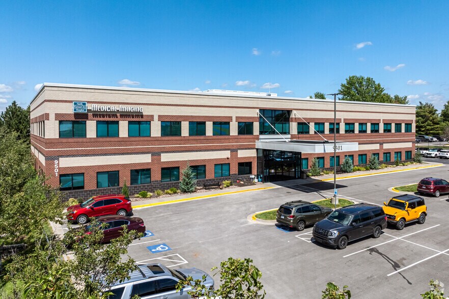 More Photos Of 9501 N Oak Tfwy, Kansas City Medical For Lease