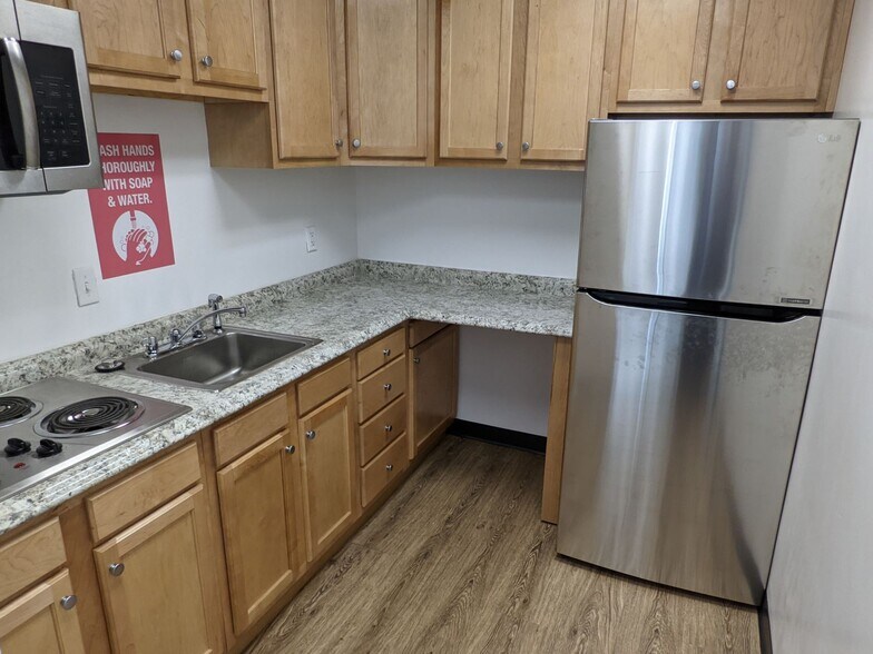More Photos Of 552-564 Massachusetts Ave, Cambridge Office For Lease