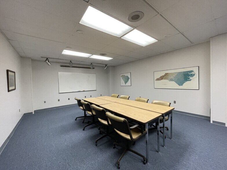 More Photos Of 1301 Rockland Ave, Roanoke Industrial For Sale