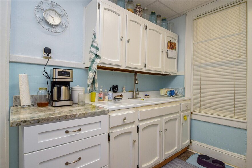 More Photos Of 1911 Memorial Ave SW, Roanoke Office Residential For Sale