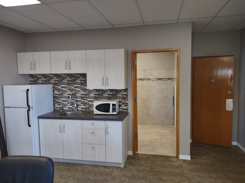 More Photos Of 450144 82nd St E, Aldersyde Manufacturing For Sale