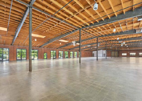 More Photos Of 10113 Jefferson Blvd, Culver City Warehouse For Lease