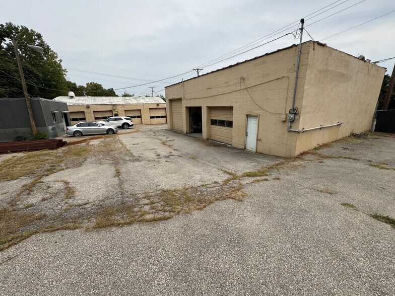 More Photos Of 4500-4508 E 27th St, Kansas City Service For Lease