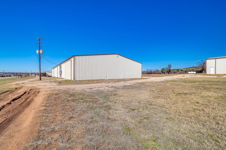 More Photos Of 2684 W US Highway 290, Fredericksburg Warehouse For Sale