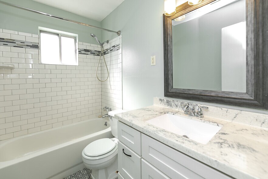 More Photos Of 2780 Madison Ave, Memphis Apartments For Sale