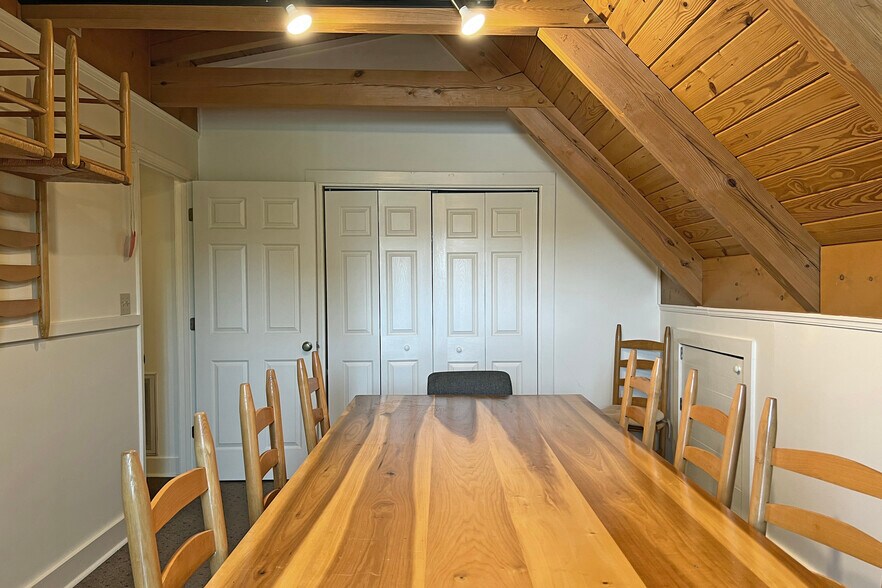 More Photos Of 81 Steele Rd, Franklin Office For Lease