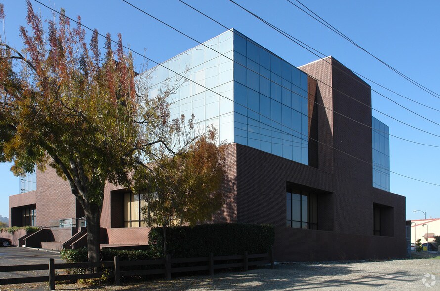 More Photos Of 700 Ygnacio Valley Rd, Walnut Creek Office For Lease