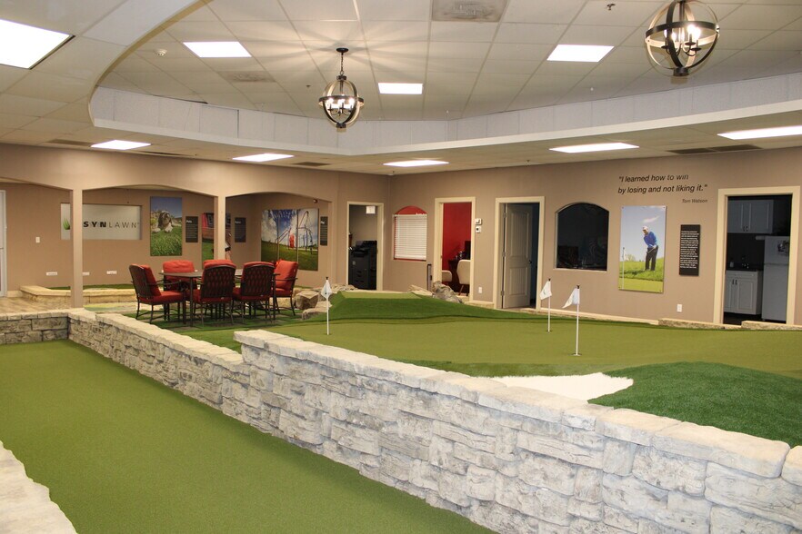 More Photos Of 1051 SE Century Dr, Lee's Summit Freestanding For Sale