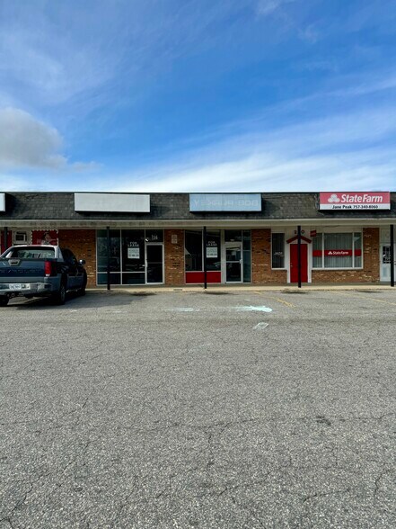 More Photos Of 315 N Great Neck Rd, Virginia Beach General Retail For Lease