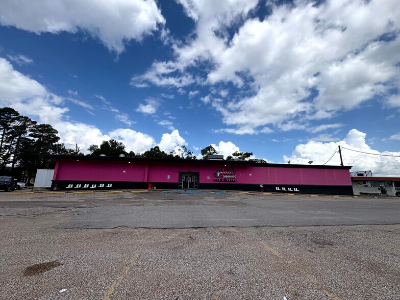 More Photos Of 4180 Pinkston St, Beaumont Bowling Alley For Sale