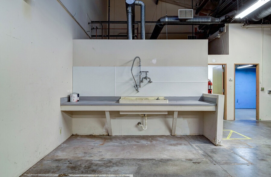 More Photos Of 3101 111th St SW, Everett Manufacturing For Lease