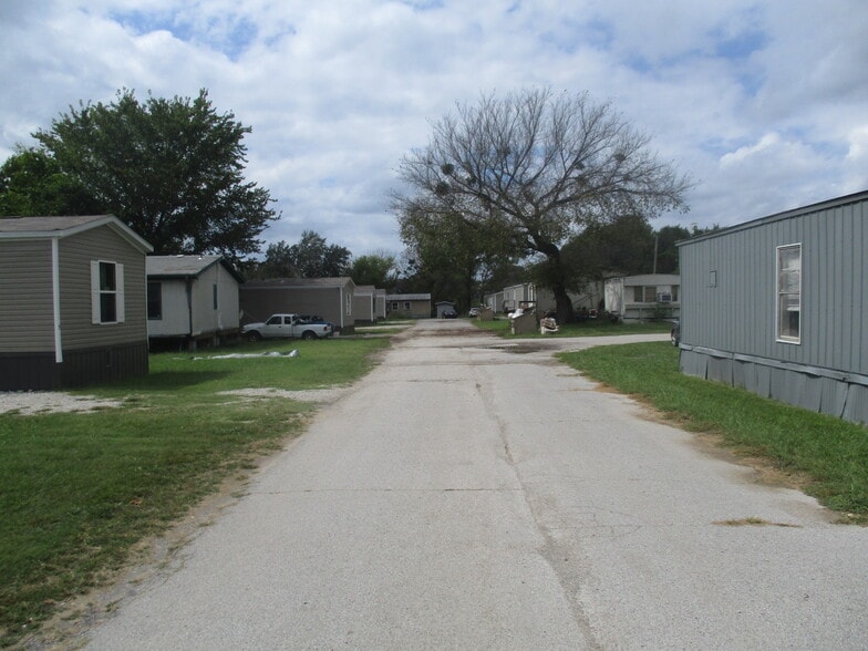 Primary Photo Of 814 S Kern Ave, Okmulgee Manufactured Housing Mobile Home Park For Sale