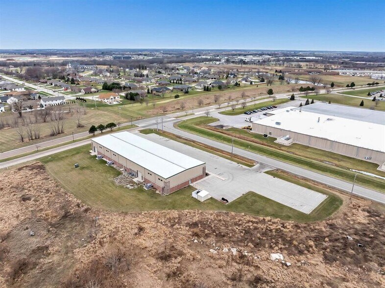 More Photos Of 2125 American Blvd, De Pere Industrial For Lease