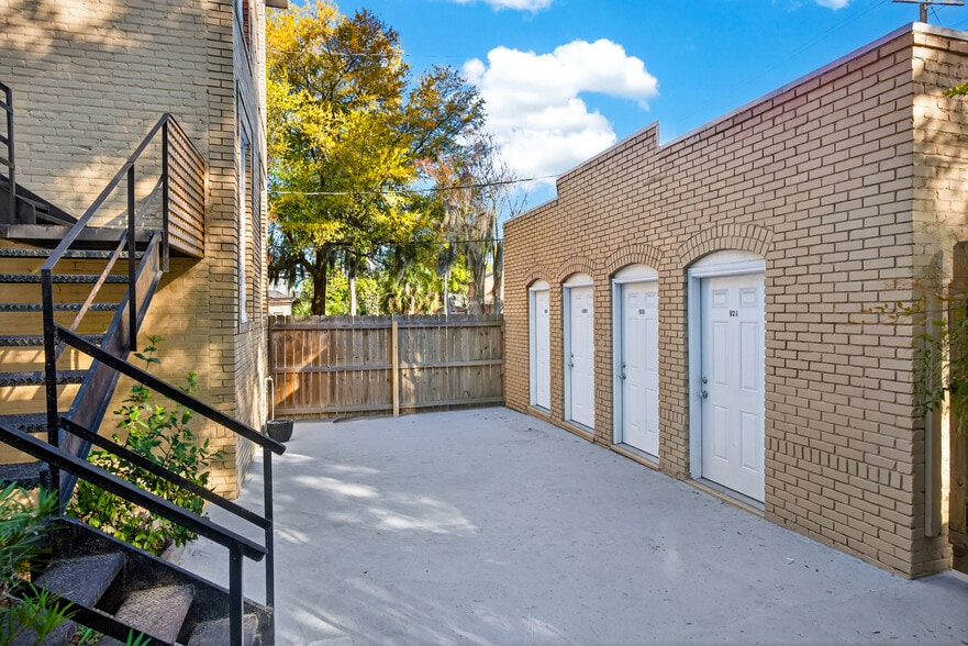 More Photos Of 923 E Park Ave, Savannah Apartments For Sale