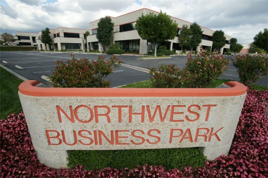 More Photos Of 9580-9592 Topanga Canyon Blvd, Chatsworth Unknown For Lease