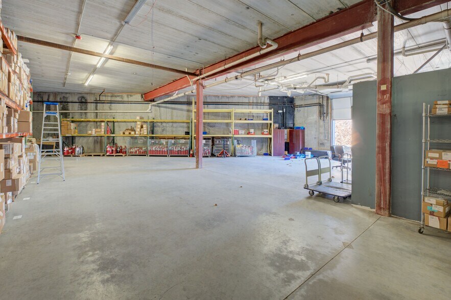 More Photos Of 555 Atwood Ave, Cranston Restaurant For Lease