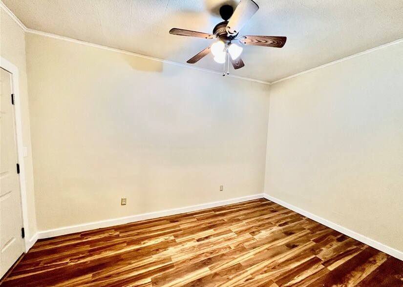 More Photos Of 18 W Bridge St, Oswego Storefront Retail Residential For Sale
