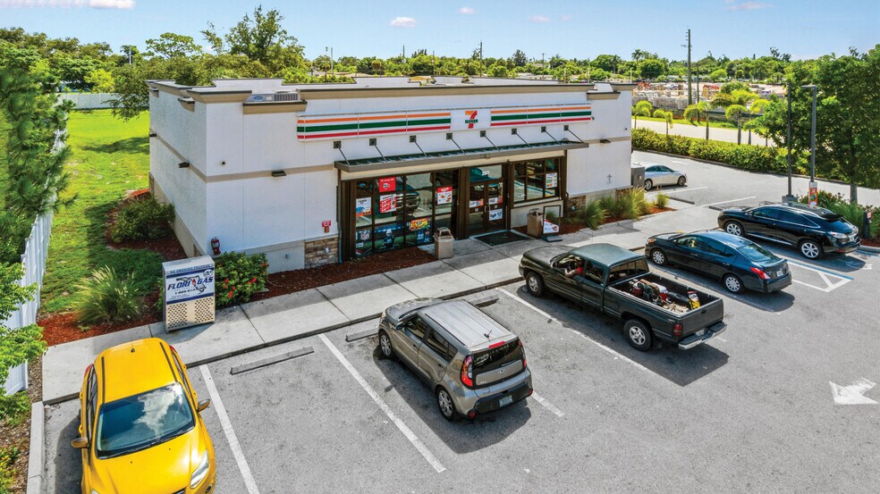 More Photos Of 2977A Cleveland Ave, Fort Myers Convenience Store For Sale