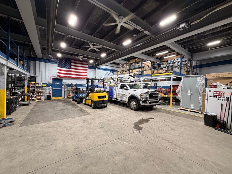 More Photos Of 99 Center St, East Pittsburgh Auto Repair For Lease