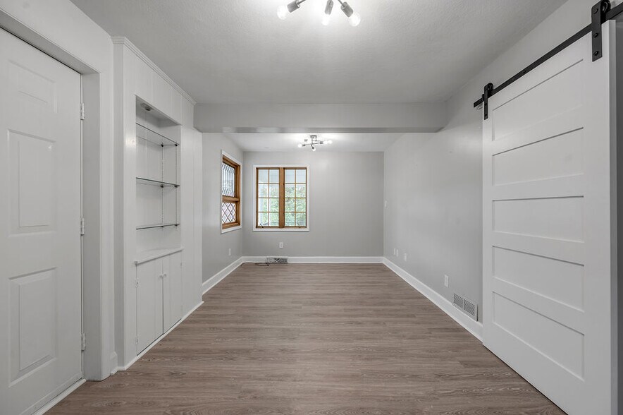 More Photos Of 454 Big Hill Ave, Richmond Office Residential For Sale