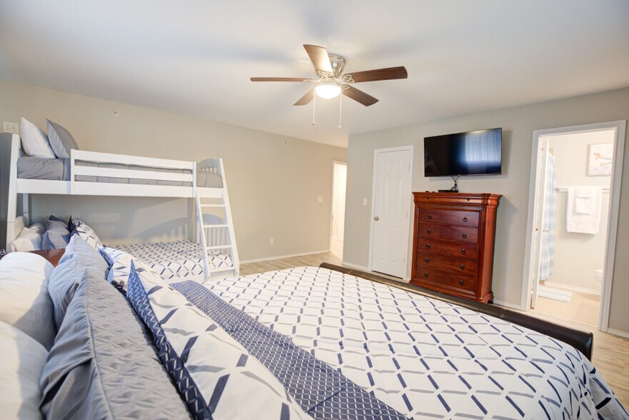 More Photos Of 740 E Mather St, New Braunfels Apartments For Sale
