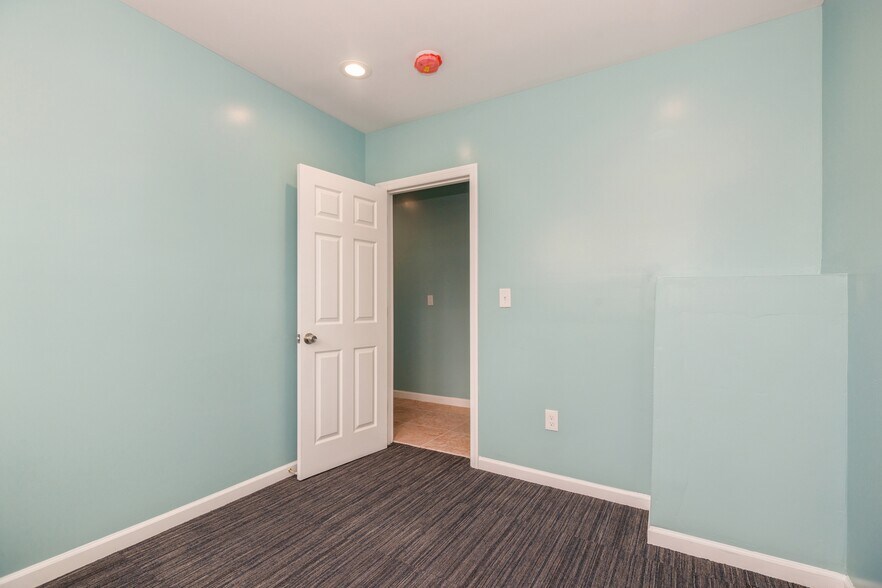 More Photos Of 250 Warren St, Beverly Storefront Retail Residential For Sale