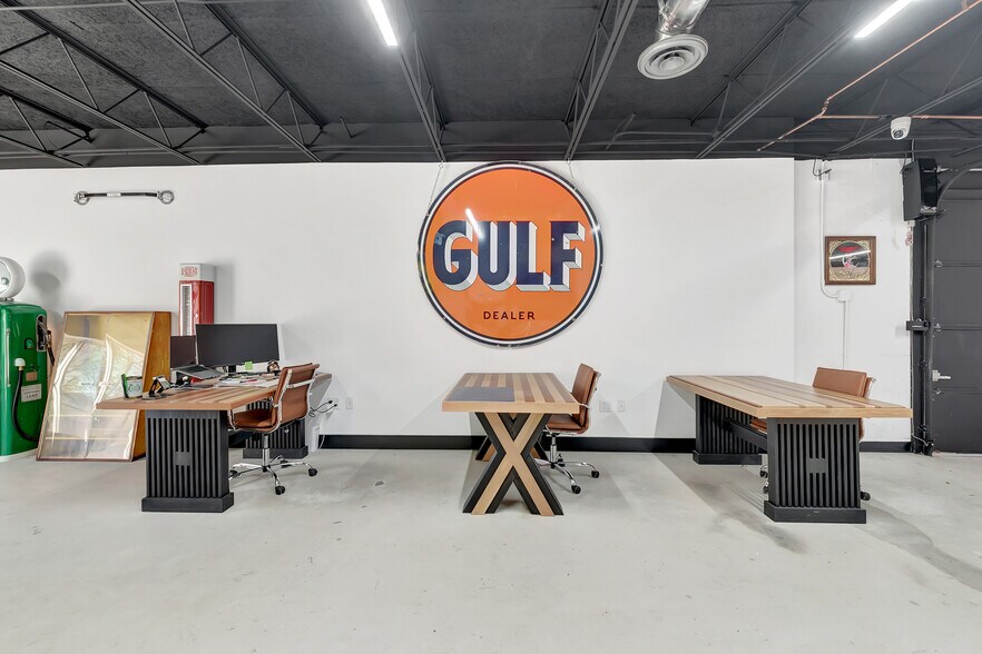 More Photos Of 705 Bond Way, Delray Beach Showroom For Sale