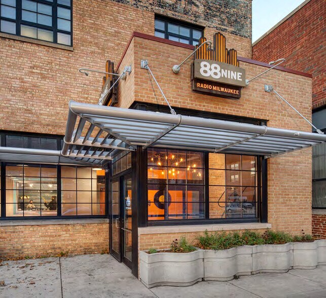 More Photos Of 647 W Virginia St, Milwaukee Office Residential For Lease