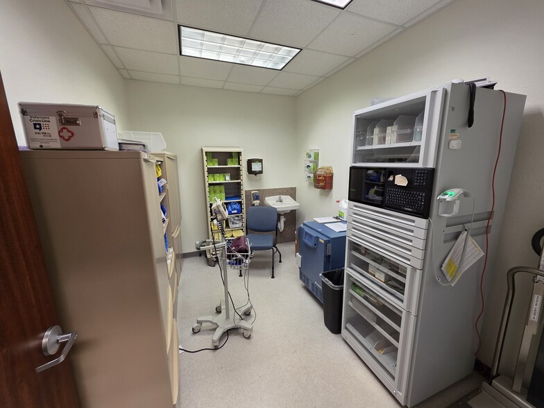 More Photos Of 216-222 E Township St, Fayetteville Medical For Sale