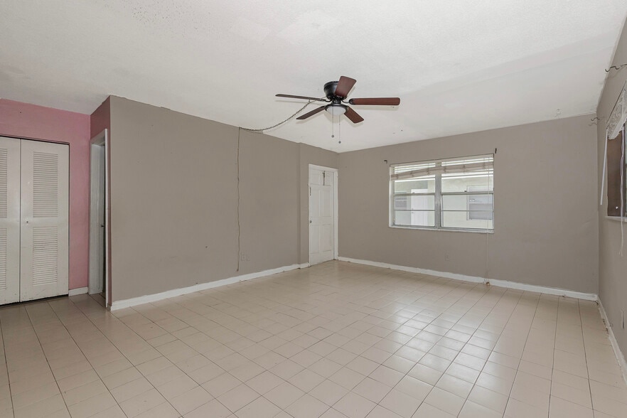 More Photos Of 1911-1915 SW 4th Ave, Fort Lauderdale Apartments For Sale
