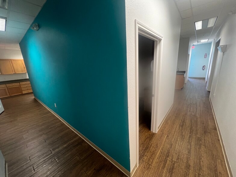 More Photos Of 3202 S W S Young Dr, Killeen Medical For Lease