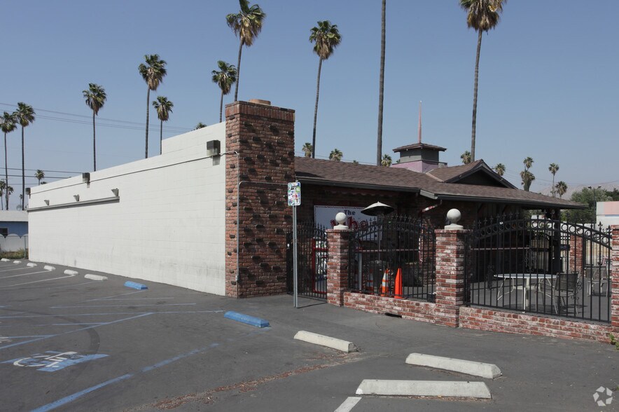 More Photos Of 1805 University Ave, Riverside Restaurant For Sale