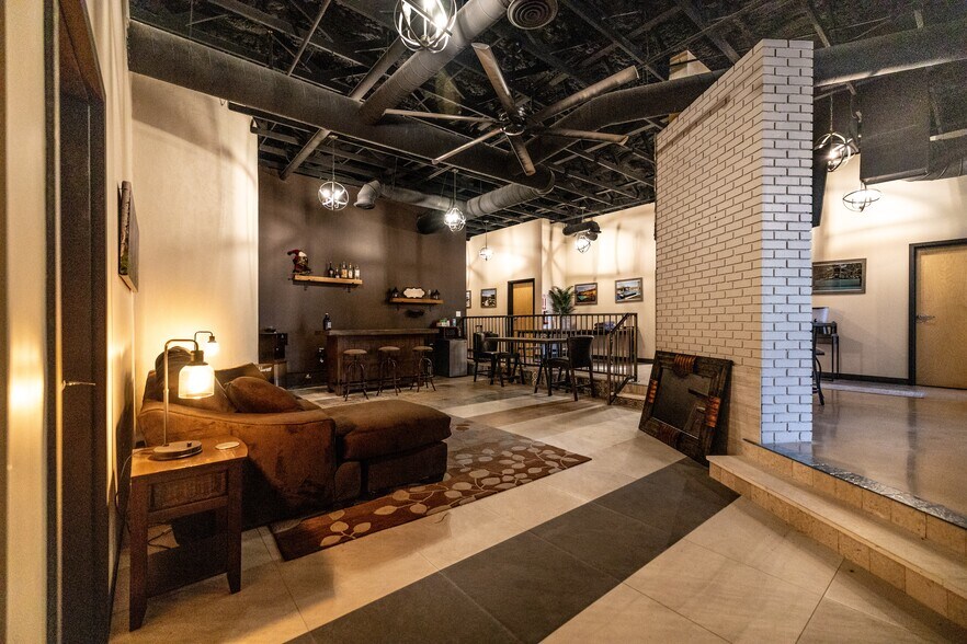 More Photos Of 2433-2439 E University Dr, Tempe Storefront Retail Office For Sale