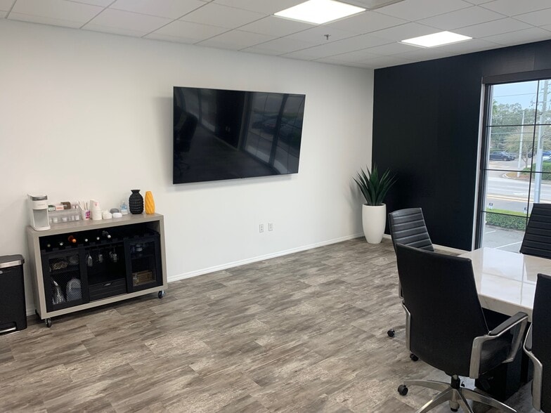 More Photos Of 7858 Turkey Lake Rd, Orlando Storefront Retail Office For Lease