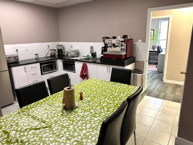 More Photos Of 1290 Av Van Horne Avenue, Montréal Office For Lease