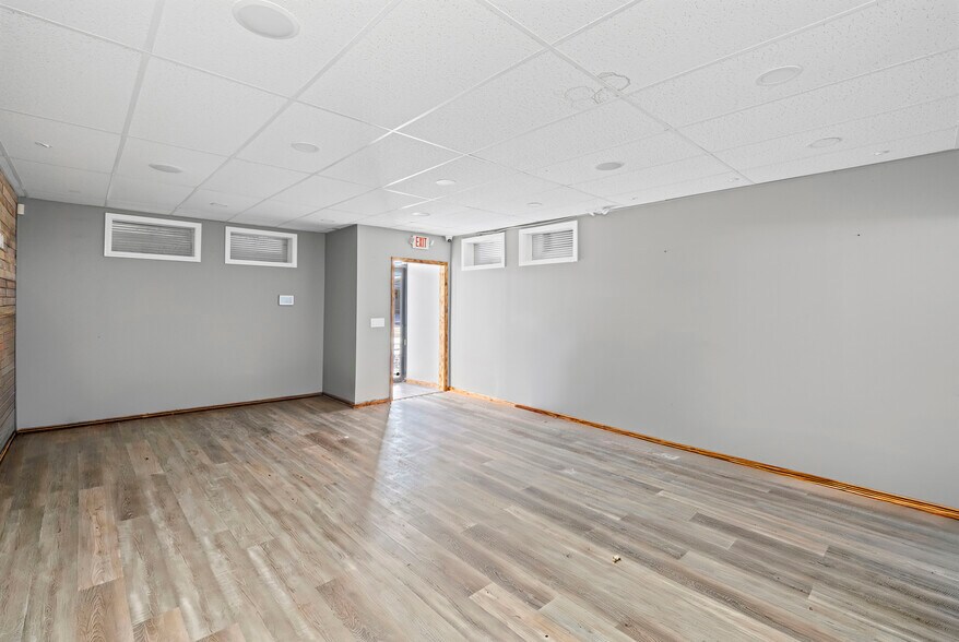 More Photos Of 17503 Stephens Dr, Eastpointe Freestanding For Sale
