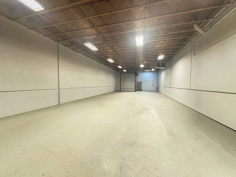 More Photos Of 9730-9738 51st Ave NW, Edmonton Service For Lease