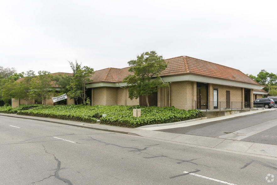Primary Photo Of 1525 Webster St, Fairfield Medical For Lease