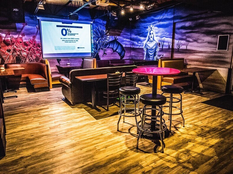 More Photos Of 4685 28th St N, Saint Petersburg Bar For Sale