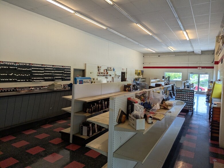 More Photos Of 1640 Scalp Ave, Johnstown Freestanding For Sale