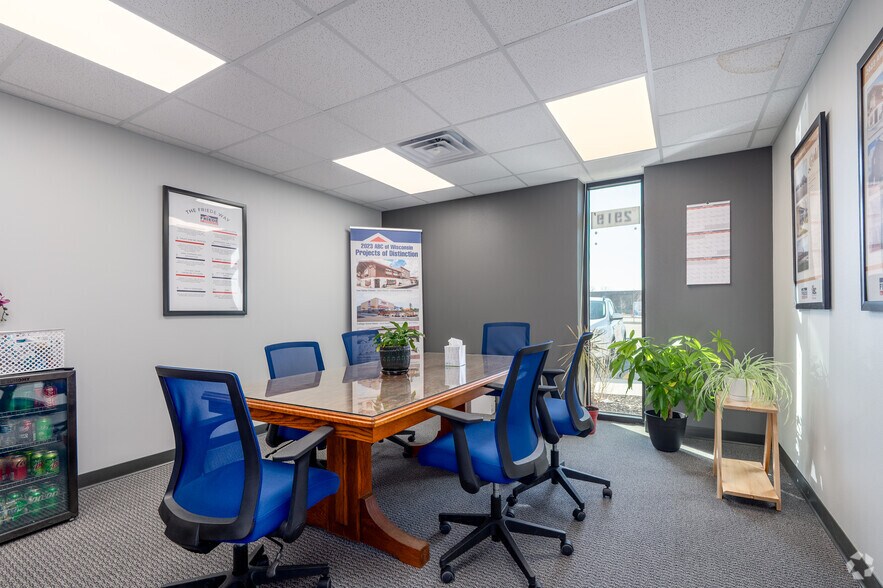 More Photos Of 2919 Packers Ave, Madison Warehouse For Lease