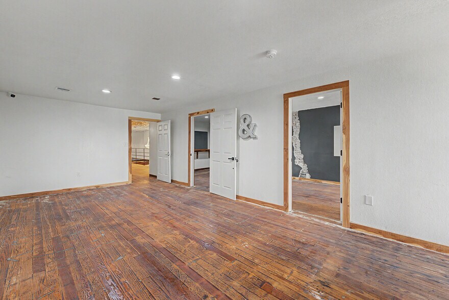 More Photos Of 109 Main St SE, Gravette Office For Sale