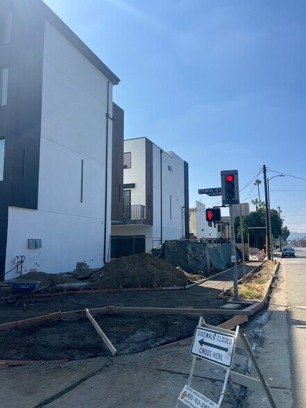 More Photos Of 13694 Erwin St, Van Nuys Apartments For Lease