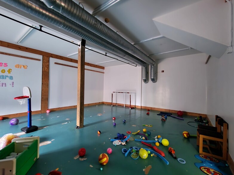 More Photos Of 303 Gunderman Rd, Spencer Manufacturing For Sale