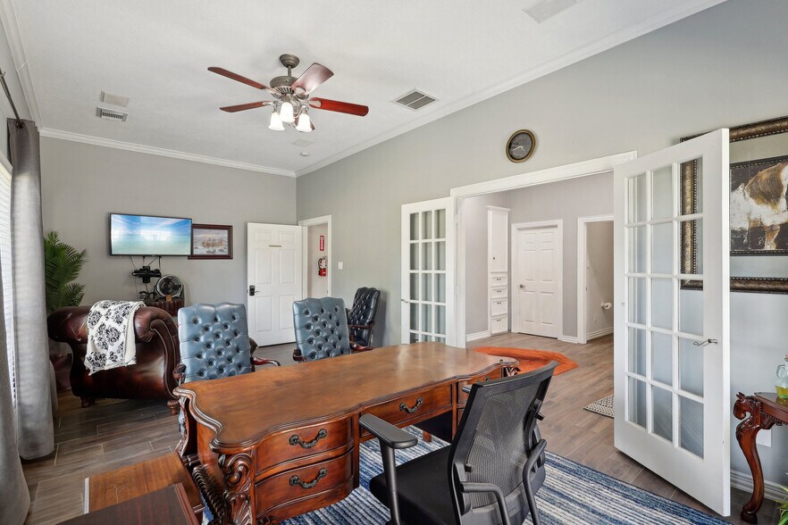 More Photos Of 3610 Otto Rd, Spring Specialty For Sale