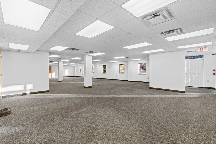 More Photos Of 1701 Louisville Dr, Knoxville Light Distribution For Lease