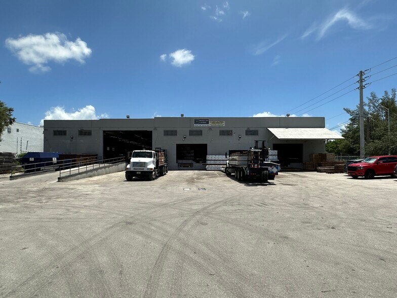 More Photos Of 775 NW 71st St, Miami Warehouse For Sale