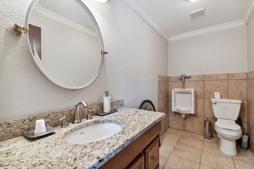 More Photos Of 1137 Bartow Rd, Lakeland Office For Lease