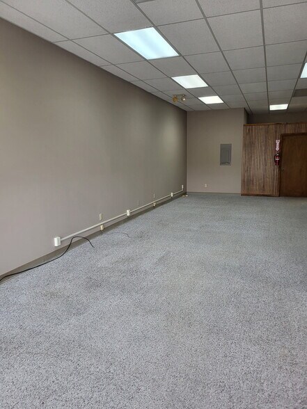 More Photos Of 105 Passion Play Rd, Eureka Springs General Retail For Lease