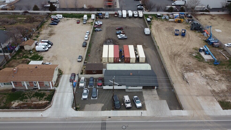 More Photos Of 330 N Linder Rd, Meridian Flex For Sale